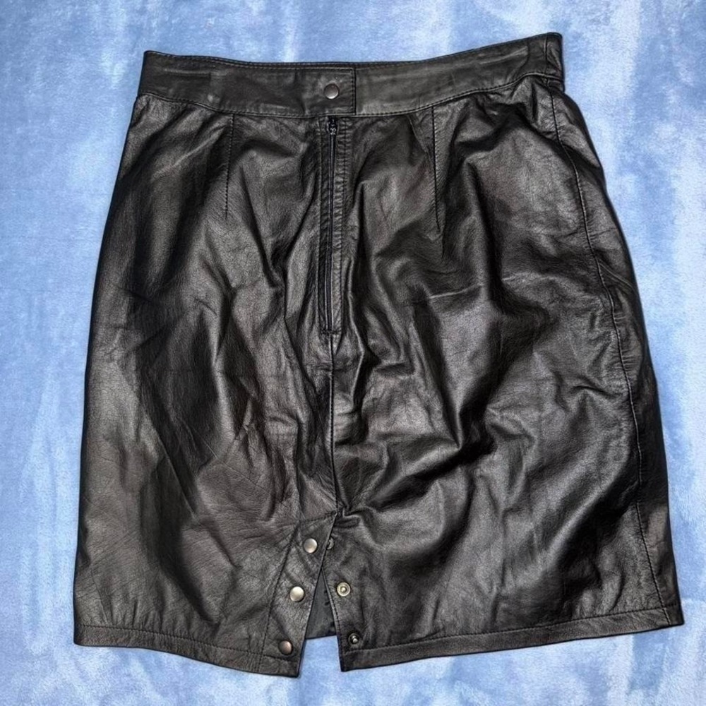 Vintage g-lll Black‎ genuine leather mini skirt zipper closure. Women Size: 12